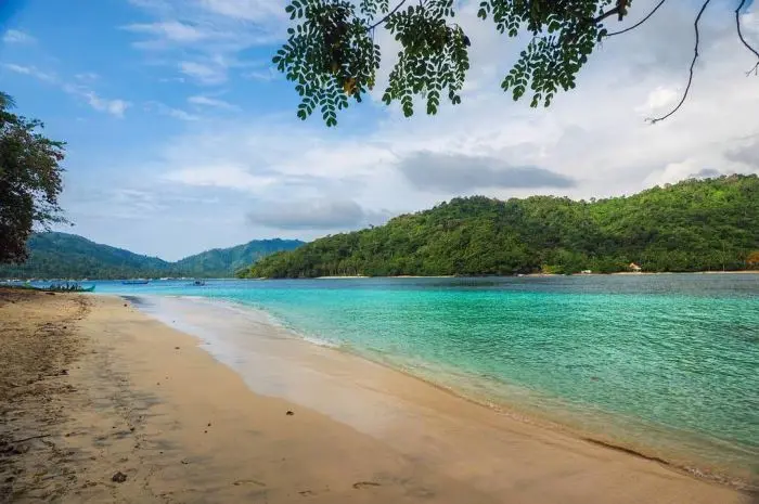 Tranquil Beaches in Singkawang Offering Stunning Natural Views for a Relaxing Getaway